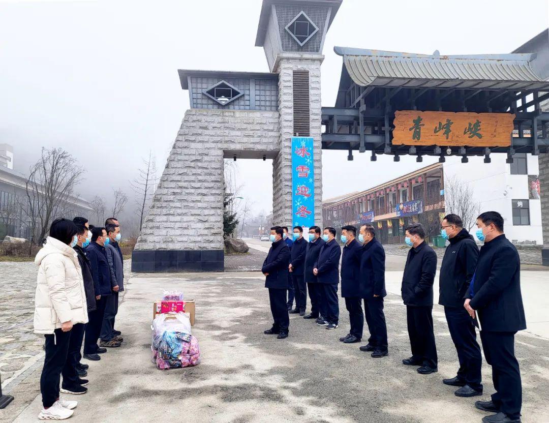 重磅推出演员王小龙的高科技产品体验之旅——感受前沿科技，改变生活品质