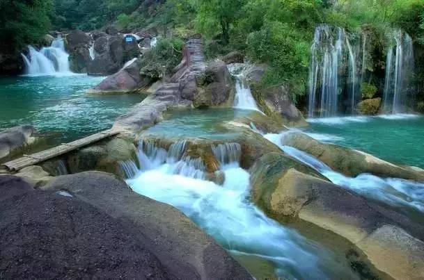 演员李崇霄去世，一场自然美景的旅行，寻找内心的平和与宁静