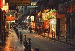 探索巷弄秘境，37岁女明星带你发现隐藏在小巷中的特色小店