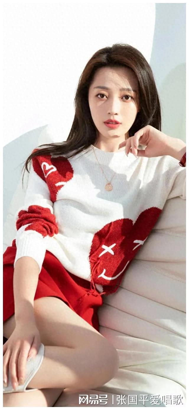 薛微演员，演艺之路的璀璨之星