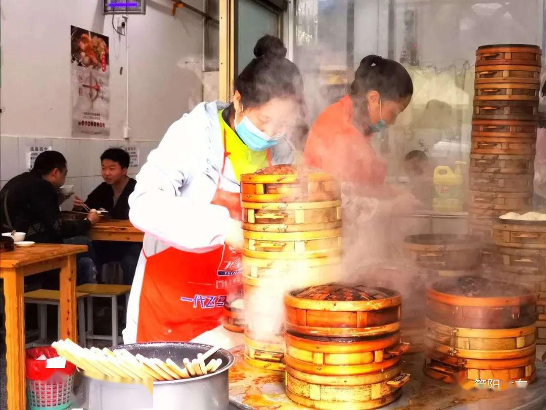 贤华文最新，小巷中的秘密美食殿堂