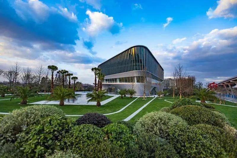 重磅推出日本最新裸体科技产品——裸体科技，重塑未来生活体验